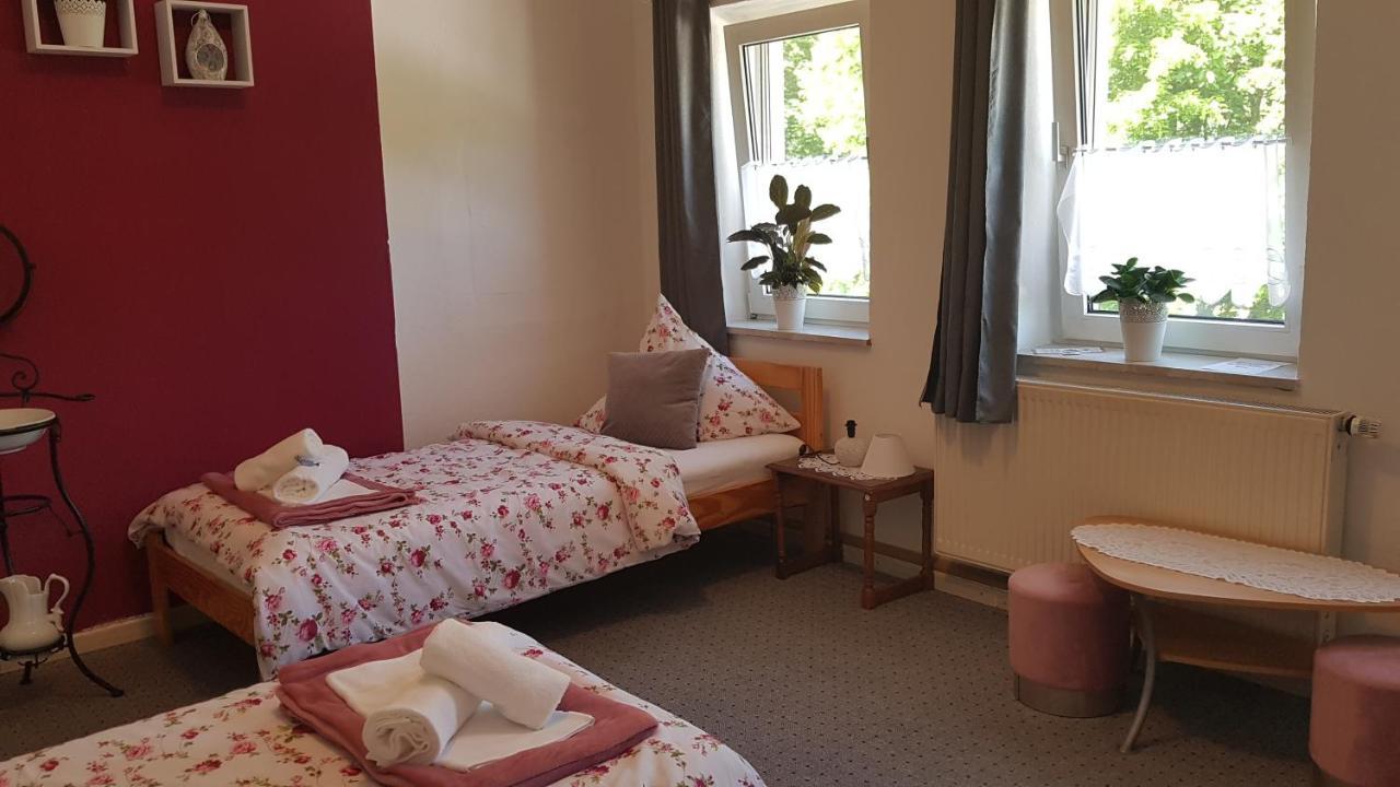 Gasthaus Alter Bahnhof Hotel Metzdorf Bagian luar foto
